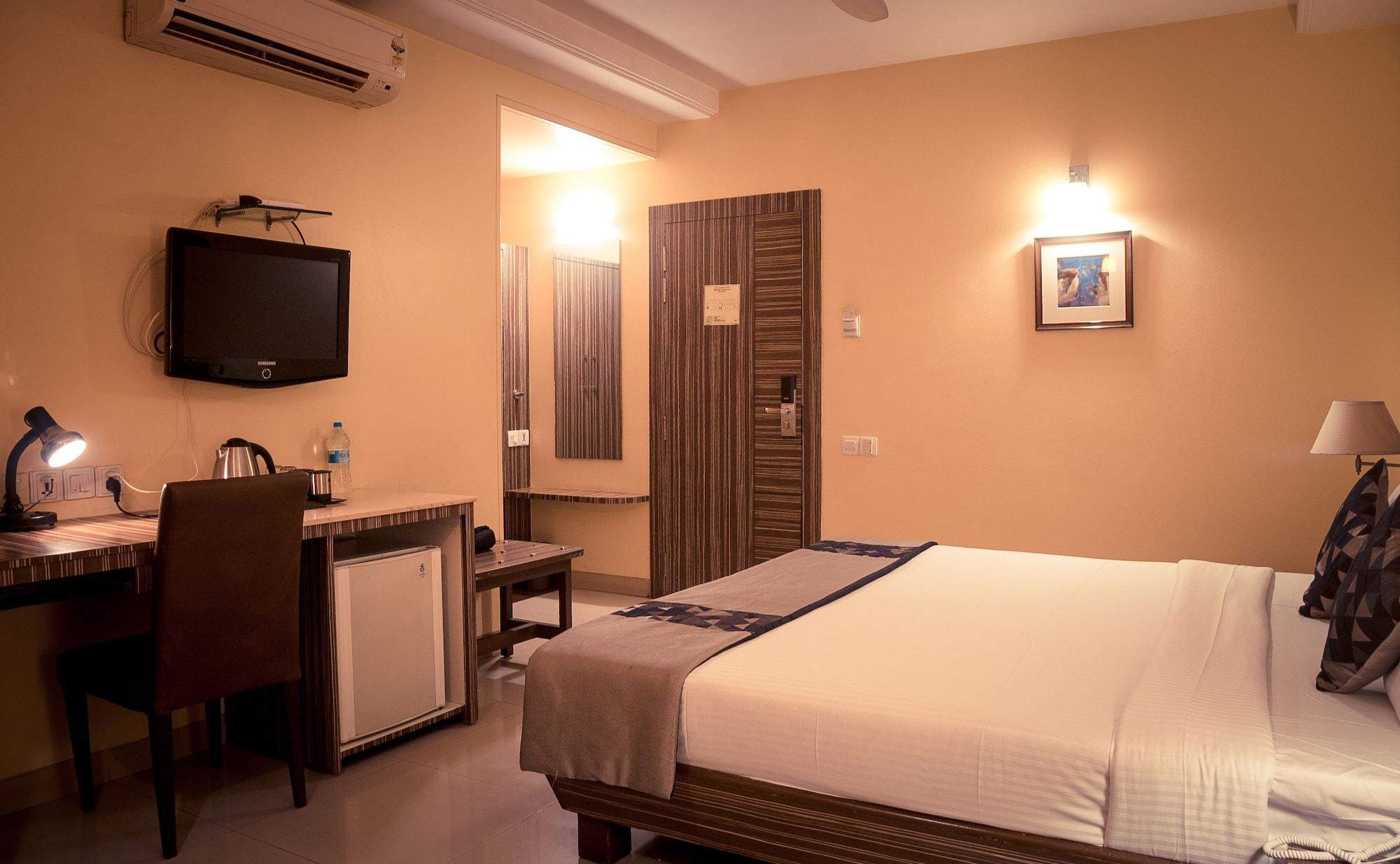 Kapila Business Hotel Pune Exteriör bild