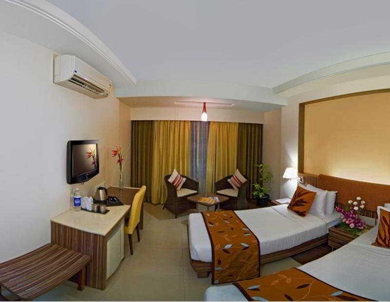 Kapila Business Hotel Pune Exteriör bild